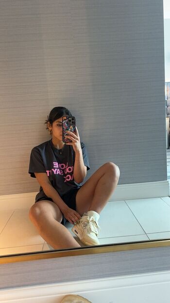 Full leaked Sara saffari page private onlyfans photo