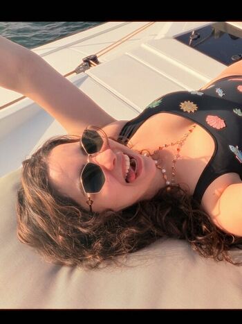 Full leaked Sara tendulkar private photo