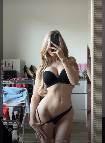 Full leaked Sarah angelina private onlyfans photo
