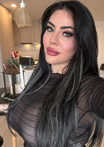 Full leaked Sarah davis private photo