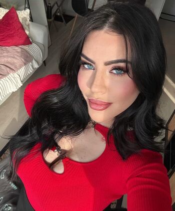 Full leaked Sarah davis private photo