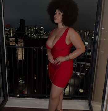 Full leaked Sarah duff private photo