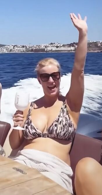 Full leaked Sarah jane mee private photo