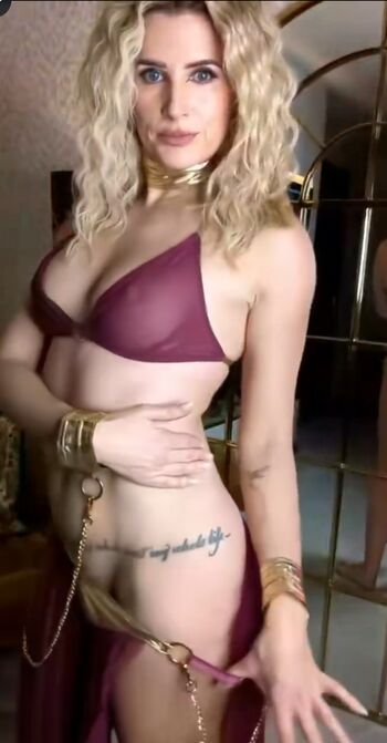 Full leaked Sarah jayne private photo