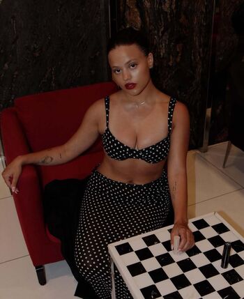Full leaked Sarah jeffery private photo