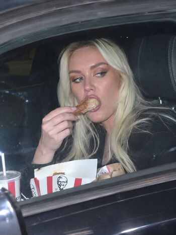 Full leaked Sarah lea page private photo