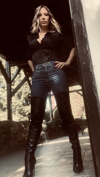 Full leaked Sarah wright page private photo