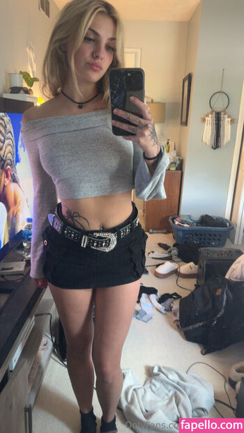 Full leaked Sarahkinsley private photo