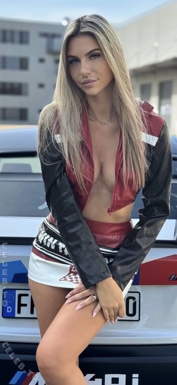 Full leaked Sarahleiinn private onlyfans photo