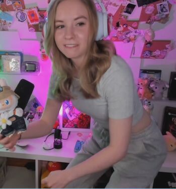 Full leaked Sarahpodz private onlyfans photo