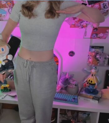 Full leaked Sarahpodz private onlyfans photo