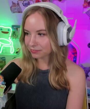 Full leaked Sarahpodz private onlyfans photo