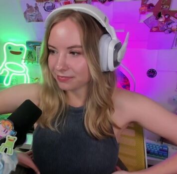 Full leaked Sarahpodz private onlyfans photo