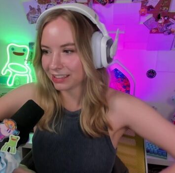 Full leaked Sarahpodz private onlyfans photo