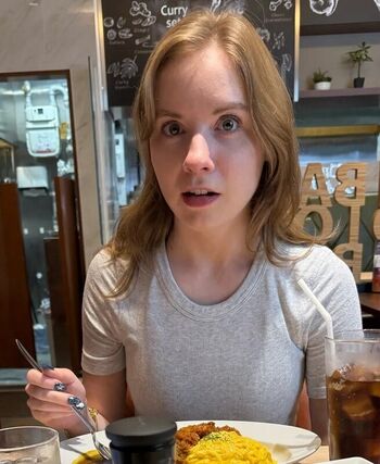Full leaked Sarahpodz private photo
