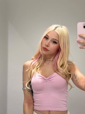 Full leaked Sarahtonin page private onlyfans photo