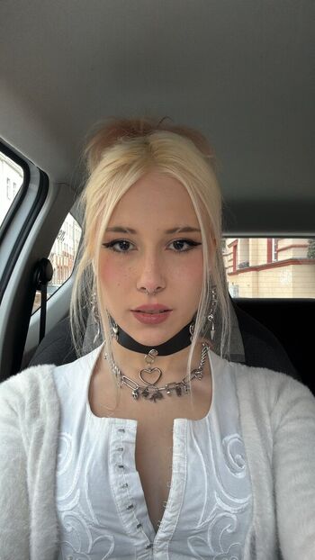 Full leaked Sarahtonin private onlyfans photo