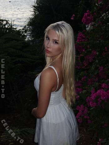 Full leaked Sarahtoninx private photo