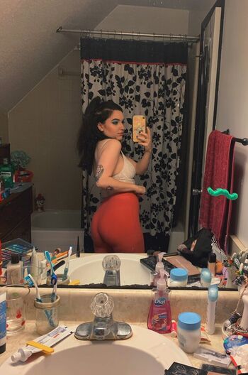 Full leaked Sarahtoosalty private onlyfans photo