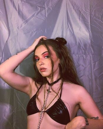 Full leaked Sarahtoosalty private onlyfans photo