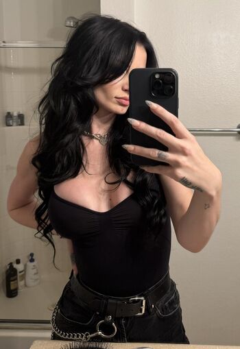 Full leaked Saraya bevis private onlyfans photo