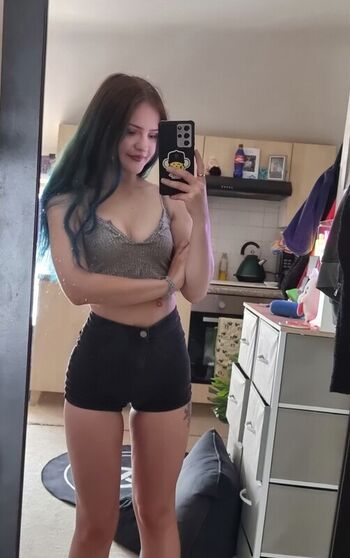 Full leaked Sariaarts private photo