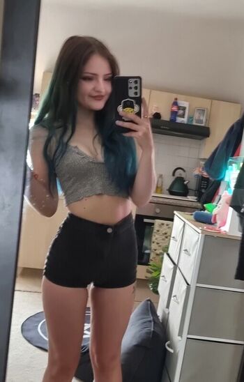 Full leaked Sariaarts private photo