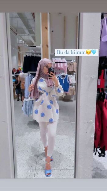 Full leaked Sariikubraa page private photo