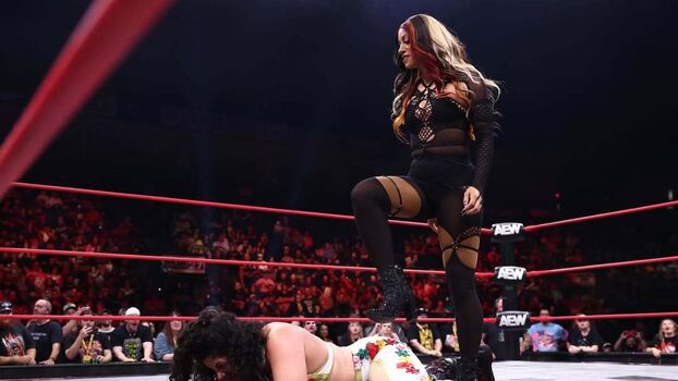 Full leaked Sasha banks private photo