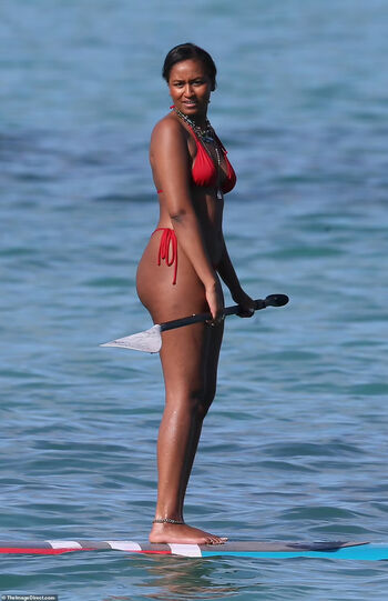 Full leaked Sasha obama private photo
