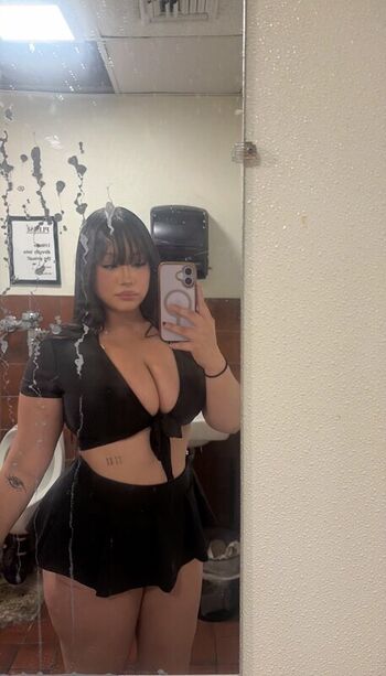 Full leaked Saucyysuzzy private photo