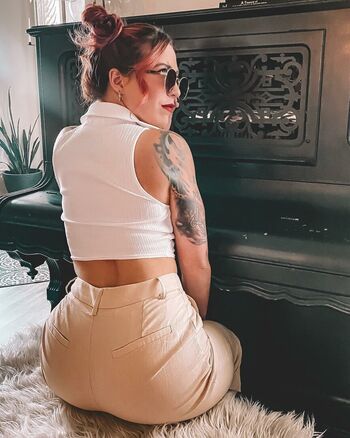 Full leaked Savannahlow private photo