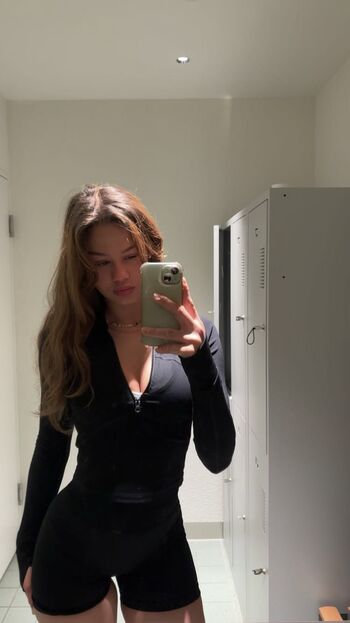 Full leaked Sazilpips private onlyfans photo