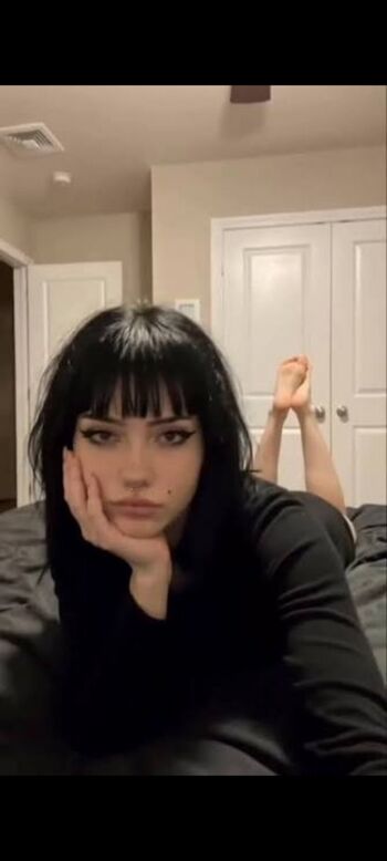 Full leaked Scarxvamp private onlyfans photo