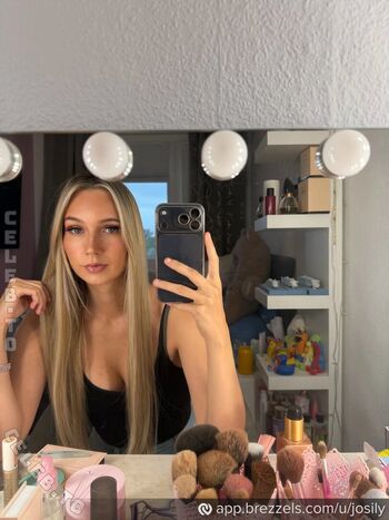 Full leaked Secret blondie private photo