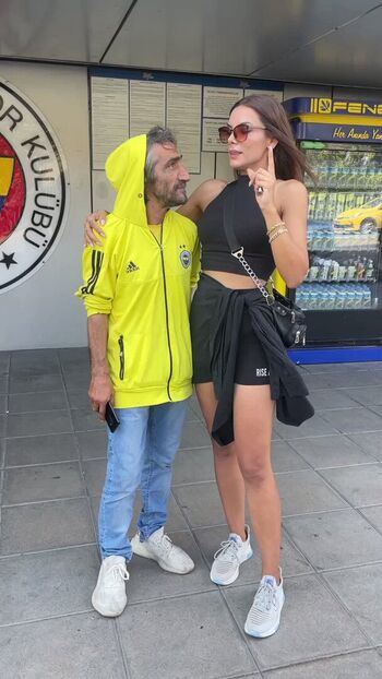 Full leaked Selen yakc private photo