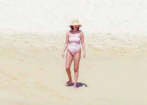 Full leaked Selena gomez  page private onlyfans photo