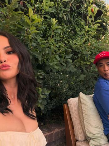 Full leaked Selena gomez private photo