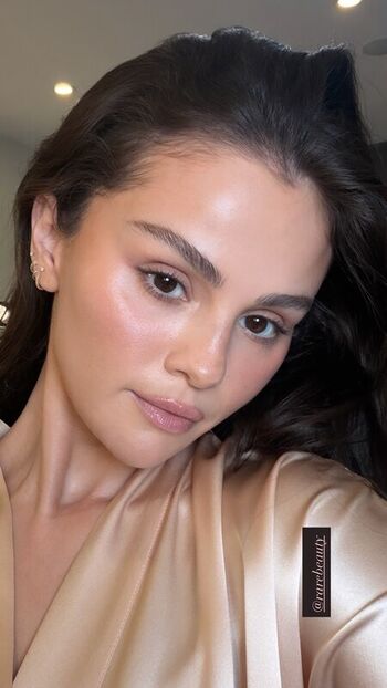 Full leaked Selena gomez page private photo
