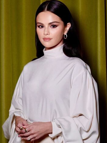 Full leaked Selena gomez  page private photo