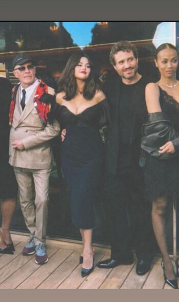 Full leaked Selena gomez page private photo