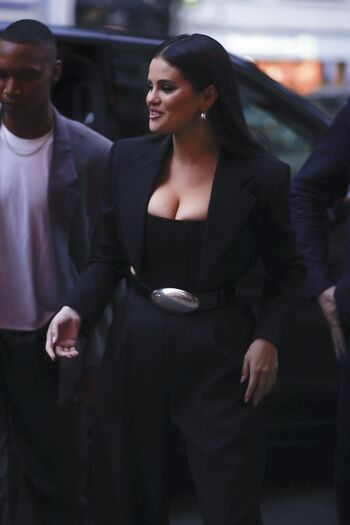 Full leaked Selena gomez private photo