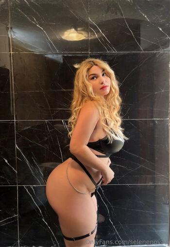 Full leaked Selenenova private photo