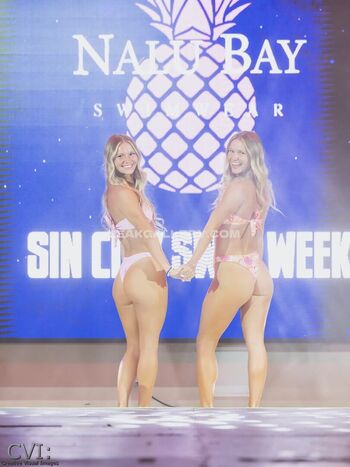 Full leaked Sentnert twins private photo