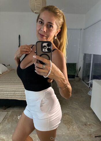 Full leaked Serana rosee private photo