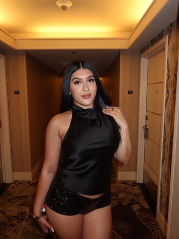 Full leaked Serenaaz private photo