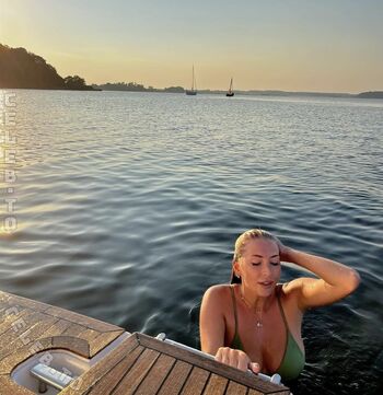 Full leaked Serineandersen private onlyfans photo