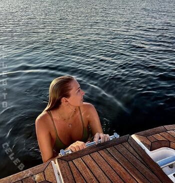 Full leaked Serineandersen private onlyfans photo