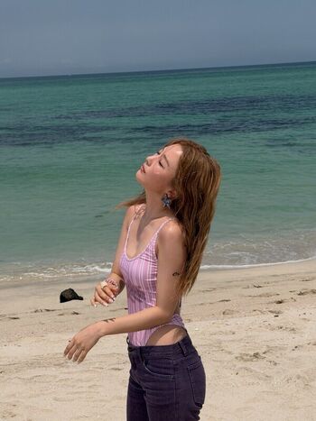 Full leaked Seulgi page private photo