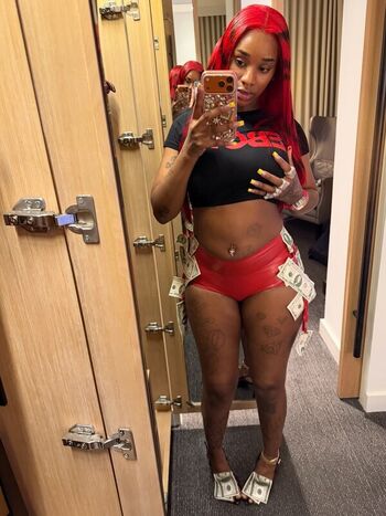 Full leaked Sexxy red page private photo